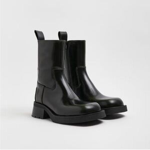MIISTA Yolanda Boots Black with Green Undertones